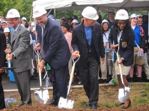 UNH President Steven Kaplan, Pryor, Architect Svigals, and ESUMS Senior Odia Kane breaking ground for the Engineering and Science University Magnet School (A New Haven Independent Photo) 